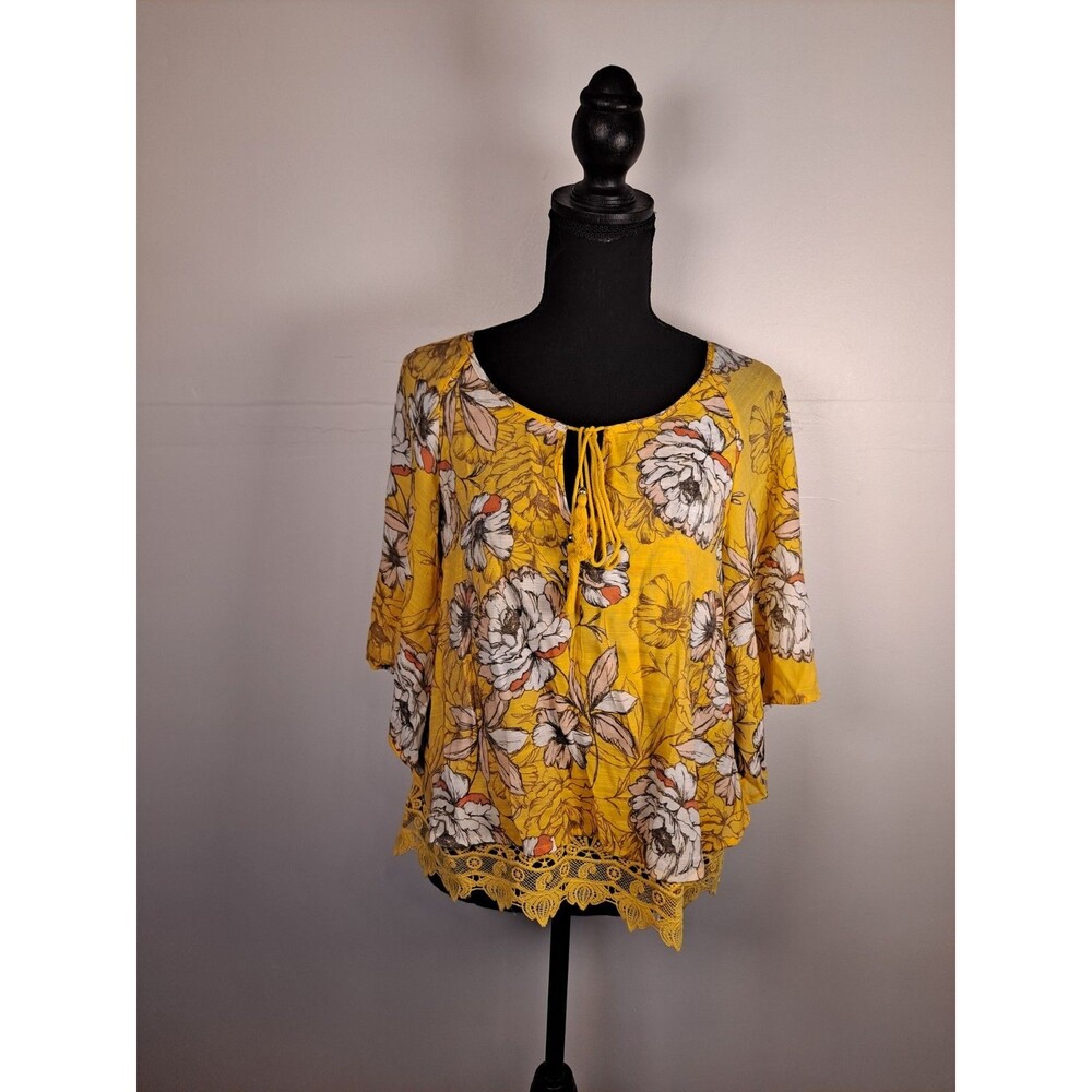 Unique Spectrum Women's Blouse Size S Boho Lightweight Yellow Fliral Lace Hem
